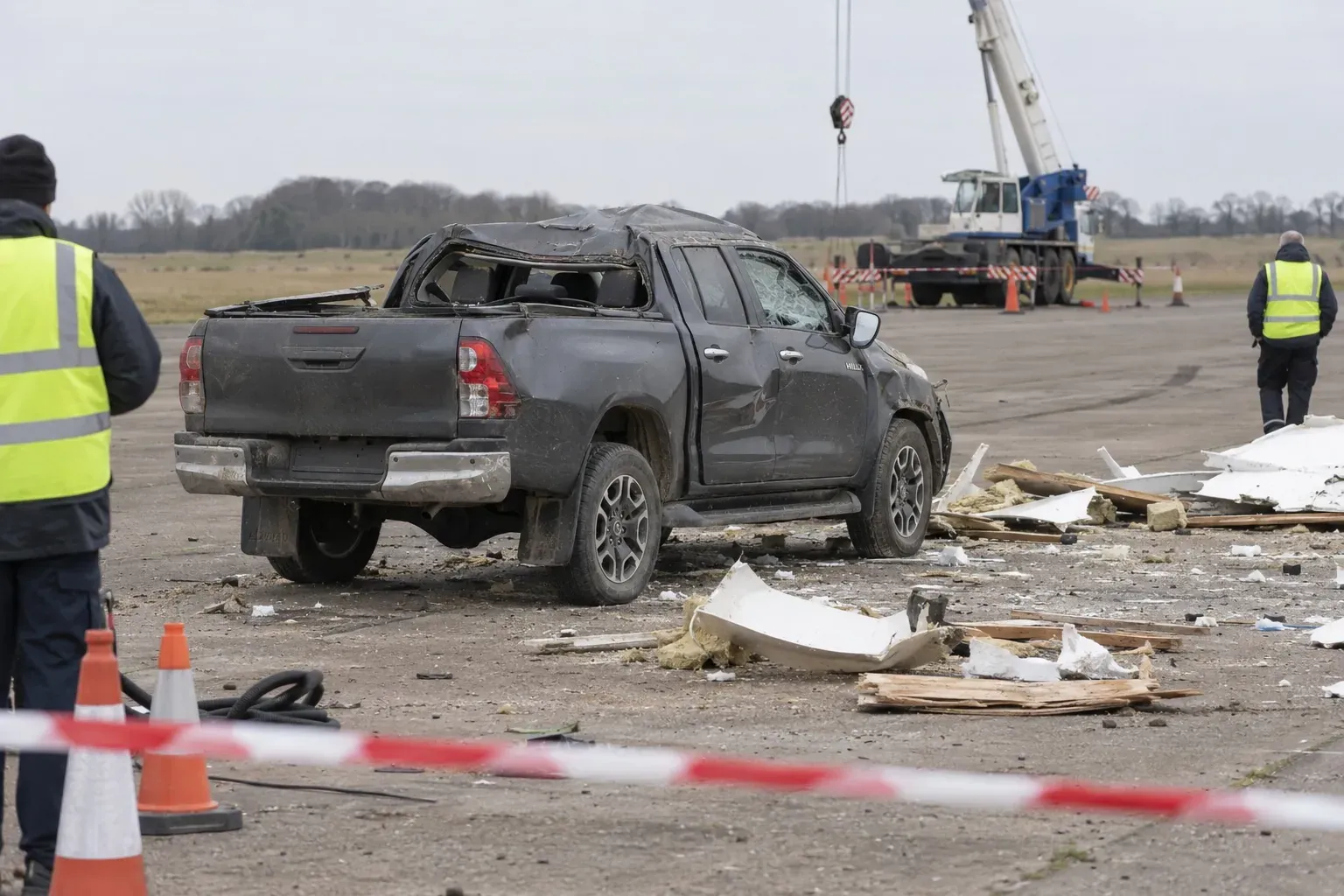 760 kg de caravane lâchés de 9 mètres : le Hilux électrique de Toyota redémarre et repart seul
